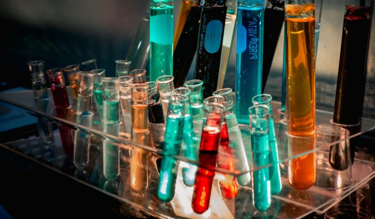 Préparez l'examen de chimie du baccalauréat 2026 avec ce test et ses réponses