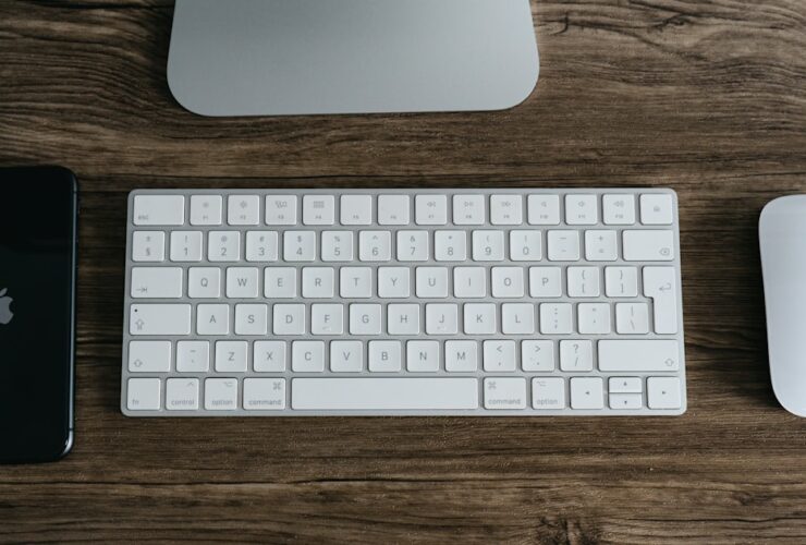 Fiche métier Social Media Manager en communication digitale, études, salaire, évolutions