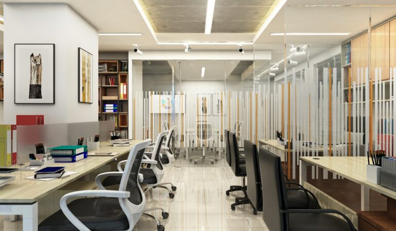 Directeur de la communication corporate : rôle, formation, salaire et évolutions de carrière