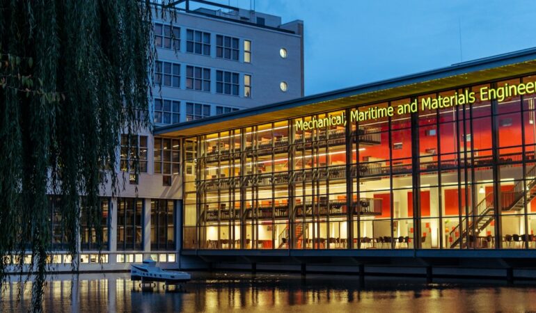 École d’ingénieurs innovant avec l'IA pour transformer la formation des étudiants