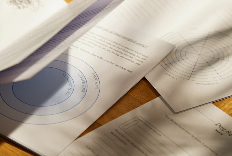 Étudiants infirmiers de Bordeaux discutant des retards de paiement des indemnités de stage