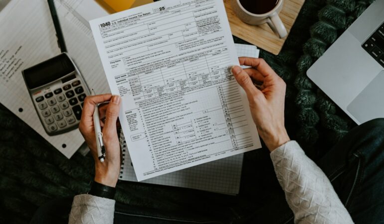 Impôts 2026 : déclarer jobs d'été, stages, alternances et emplois étudiants facilement